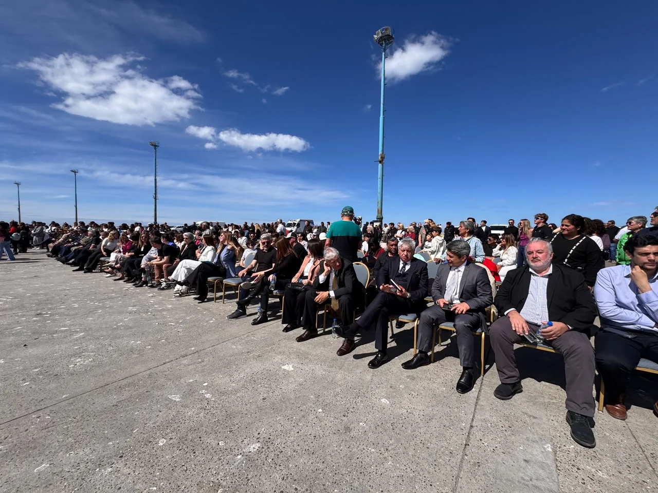 Asistentes al acto por el 30° aniversario del Muelle de Ultramar Antonio Morán, en Comodoro Rivadavia.